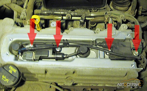 Suzuki SX4. 4 болта крепления катушек зажигания к клапанной крышке 
